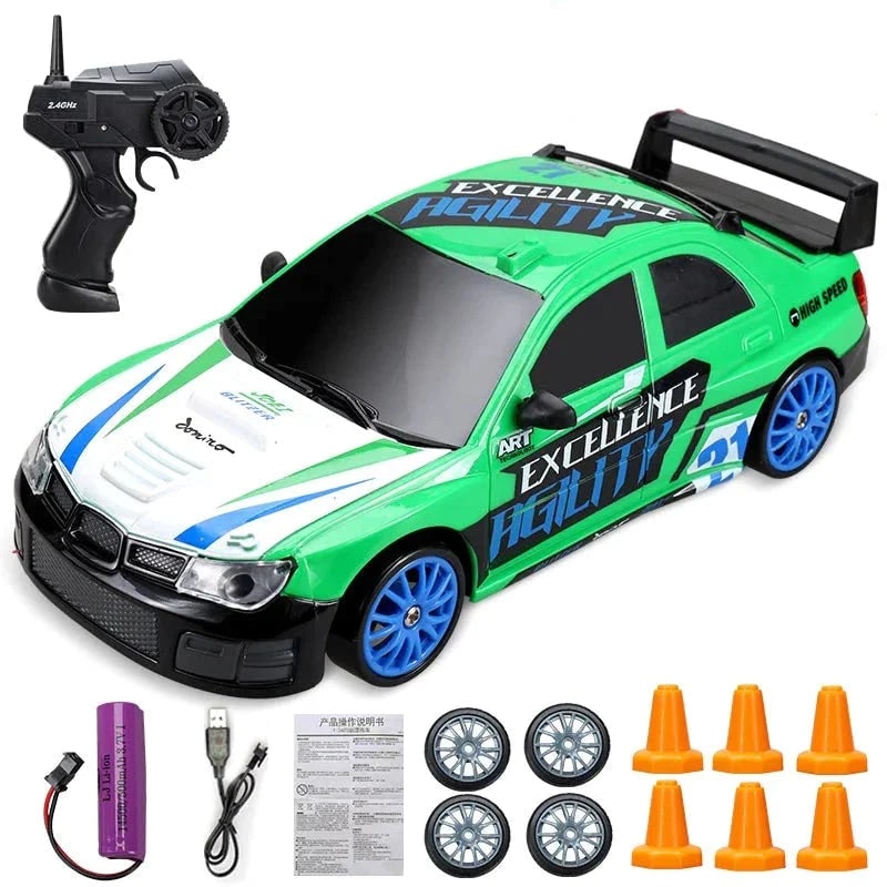 RC driftauto met afstandsbediening, LED-koplampen, reservewielen en verkeerskegels