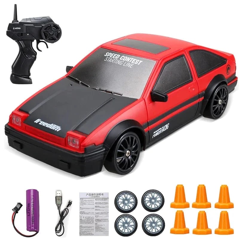 RC driftauto met afstandsbediening, LED-koplampen, reservewielen en verkeerskegels