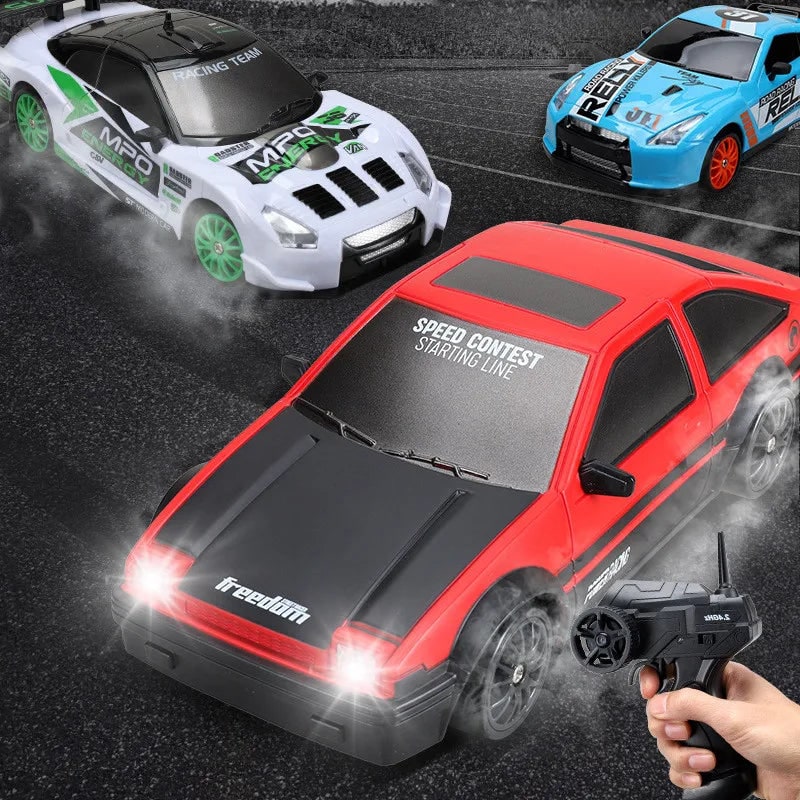 RC driftauto met afstandsbediening, LED-koplampen, reservewielen en verkeerskegels