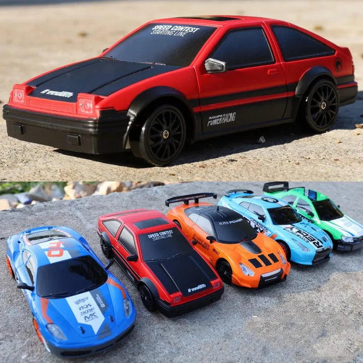 RC driftauto met afstandsbediening, LED-koplampen, reservewielen en verkeerskegels