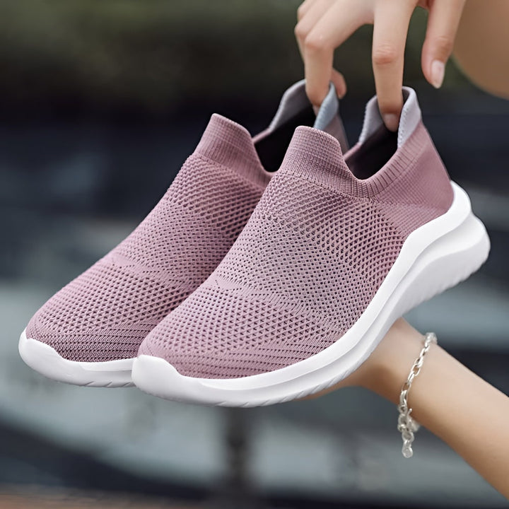 Instapsneakers voor dames met gebreid mesh bovenwerk en gevoerde schuimzool om te wandelen