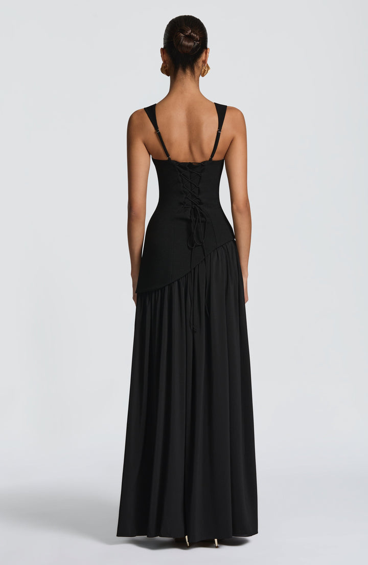 Soepelvallende chiffon maxi-jurk met vetersluiting op de rug