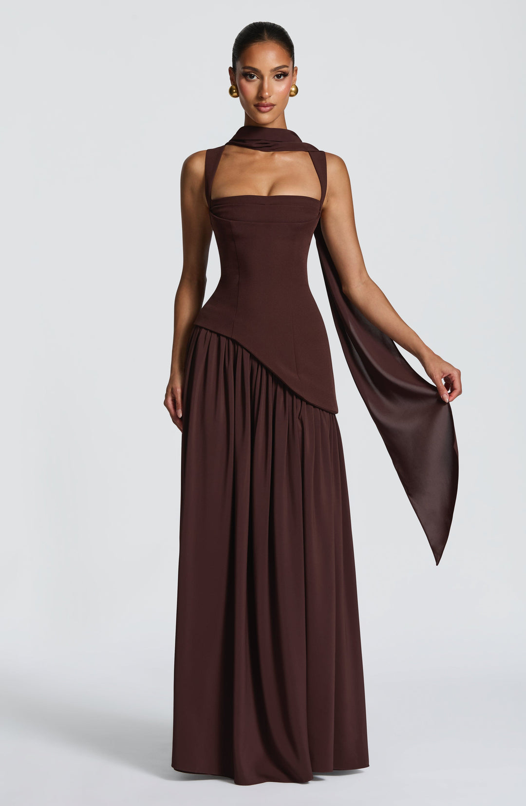 Soepelvallende chiffon maxi-jurk met vetersluiting op de rug