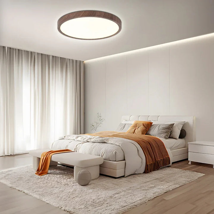 Ultradunne ronde plafondlamp van walnotenhout voor elegante, moderne ruimtes
