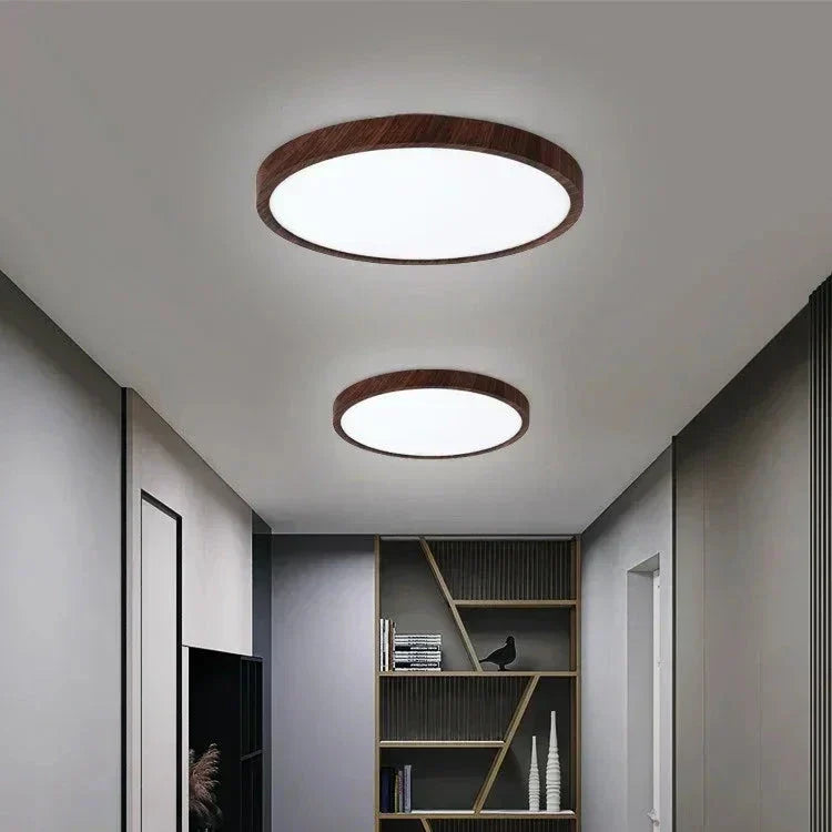 Ultradunne ronde plafondlamp van walnotenhout voor elegante, moderne ruimtes
