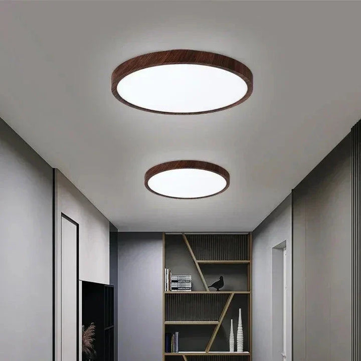 Ultradunne ronde plafondlamp van notenhout voor elegante, moderne ruimtes