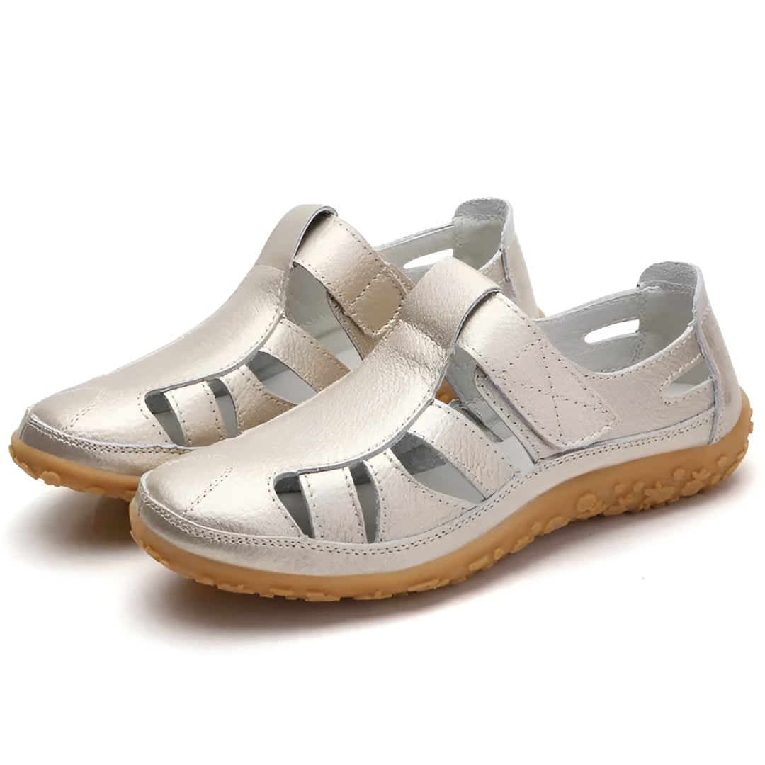 Comfortabele dames sandalen met gesloten neus, uitsnijdingen en bandjes, wandelsandalen met platte hak voor de zomer