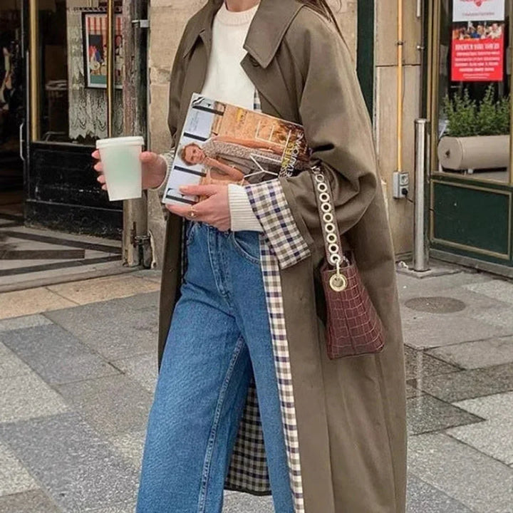 Oversized trenchcoat met geruite voering