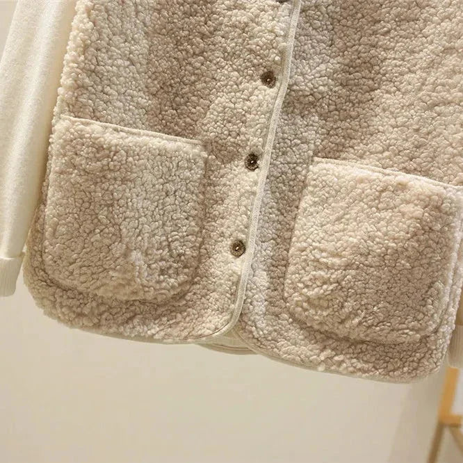 Sherpa gilet met V-hals en knopen