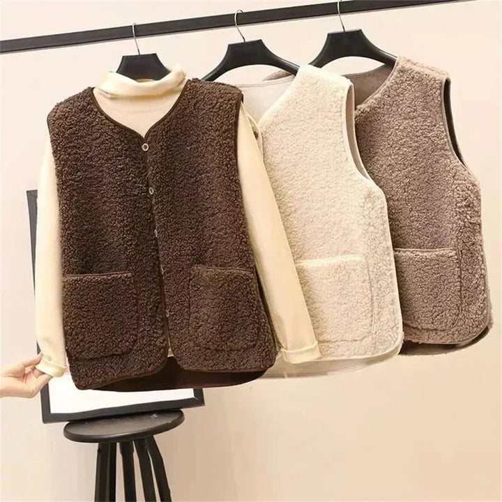 Sherpa gilet met V-hals en knopen