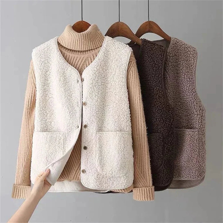 Sherpa gilet met V-hals en knopen