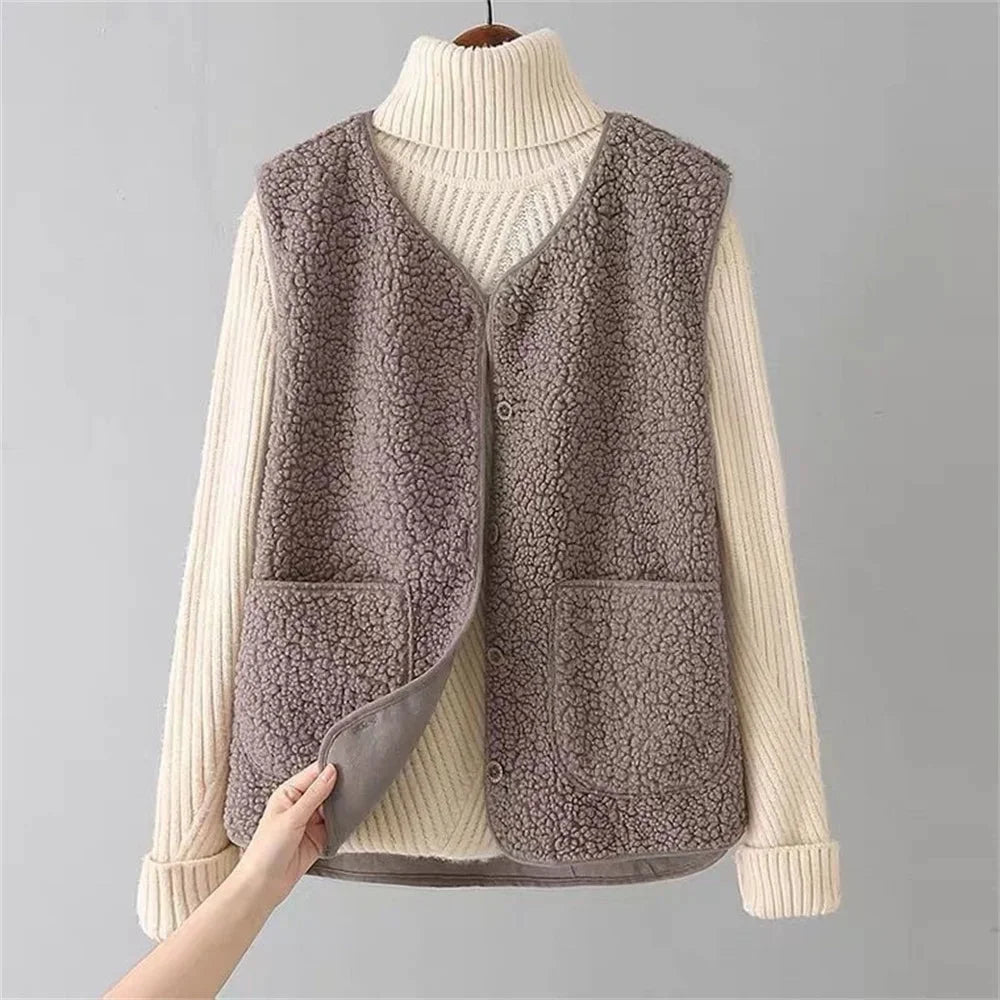 Sherpa gilet met V-hals en knopen