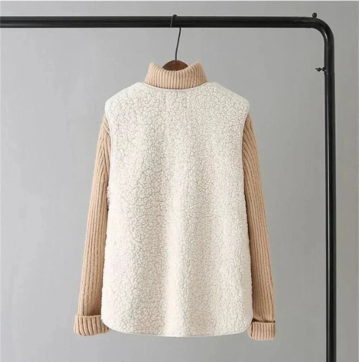 Sherpa gilet met V-hals en knopen
